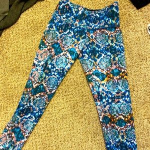 Snakeskin patterned leggings- Flywheel brand
